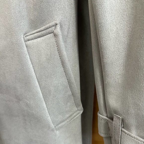 NWOT, T Tahari Women’s Taupe Faux Suede Size Small Long Coat - Picture 6 of 16